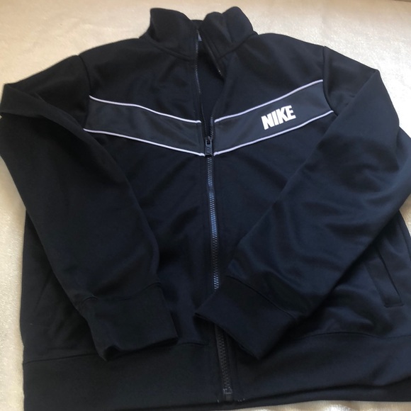 Nike Tops - Nike woman’s small full zip sweater
